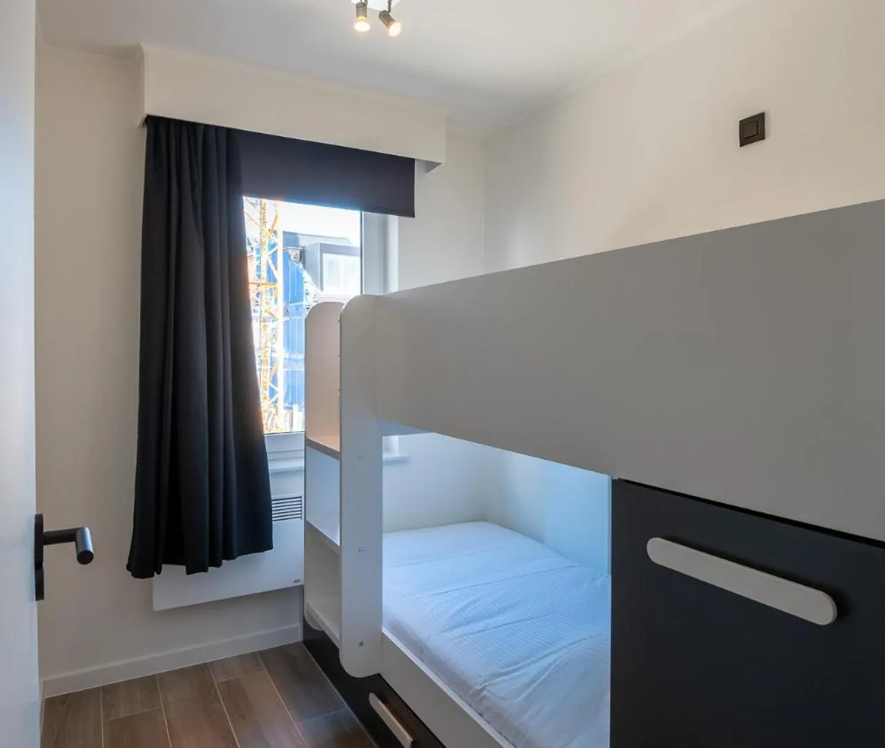Modern Apartment Close To The Beach For 6 Oostende